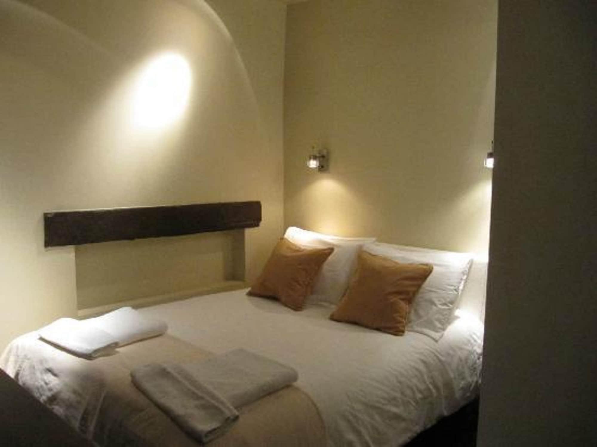 Boutique Hotel De La Place Des Vosges Paris Exterior photo