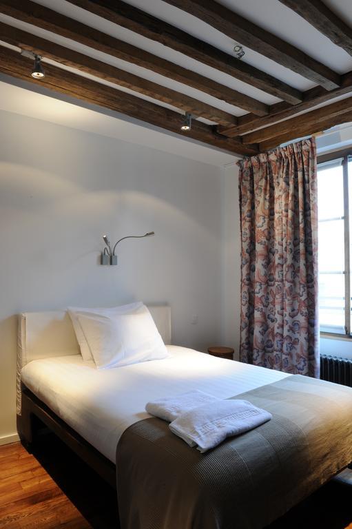 Boutique Hotel De La Place Des Vosges Paris Exterior photo