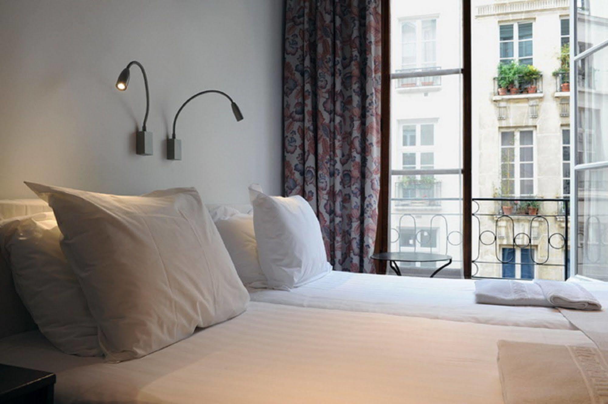 Boutique Hotel De La Place Des Vosges Paris Exterior photo